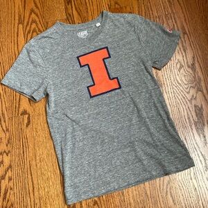 V-neck T-shirt size small women’s